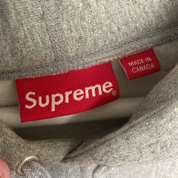 Supreme Hoodie - Never worn - Picture 4 of 5